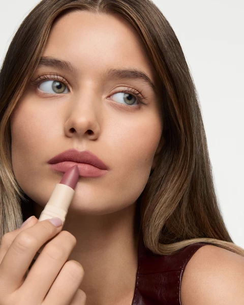 Son Kem Thỏi Mịn Lì, Mướt Nhẹ Môi. Siêu Ẩm, Giúp Môi Căng Đầy, Làm Mờ Rãnh Môi Creamy Soft Lipstick 4.4G - Hồng Gỗ 506